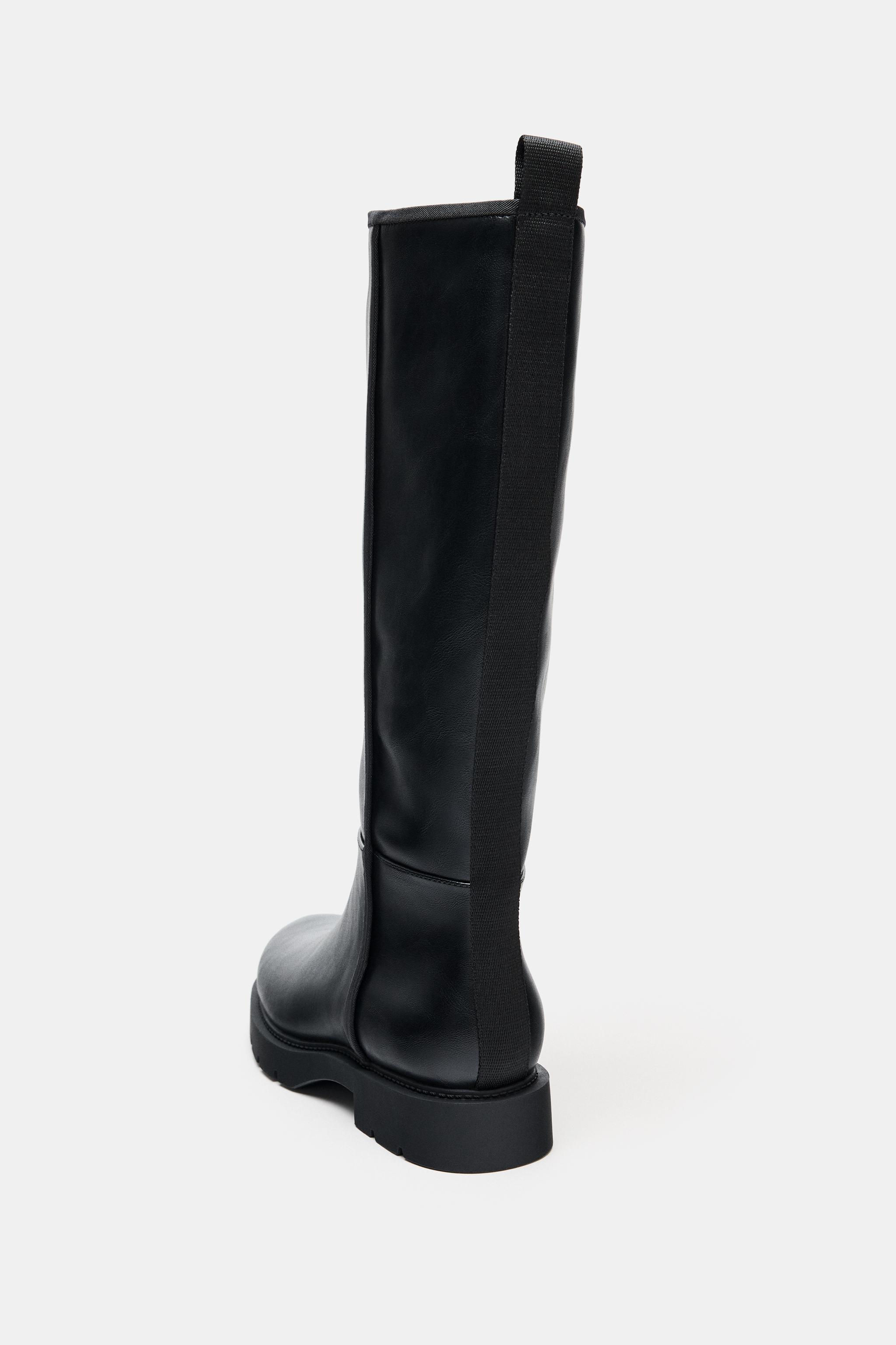 LOW-HEELED BOOTS WITH TOPSTITCHING
